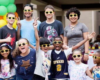 Personalisierte Sonnenbrillen für Kinder, Mitgebsel für Kinderpartys, Gastgeschenke für Kindergeburtstage, Mitbringsel für Geschenktüten, Gastgeschenke für Poolpartys, Gastgeschenke für Strandpartys
