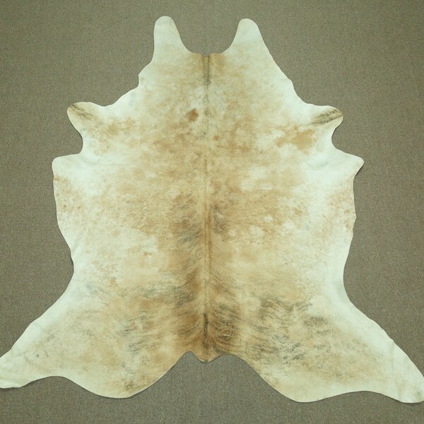 Extra Large Brazilian light tan brindle Cowhide rug 7.9x 6.10ft -2845