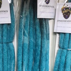Trecce all'uncinetto con finti dreadlocks neri, blu e ombré, larghe e ruvide, da 24 pollici, con capelli Catface.