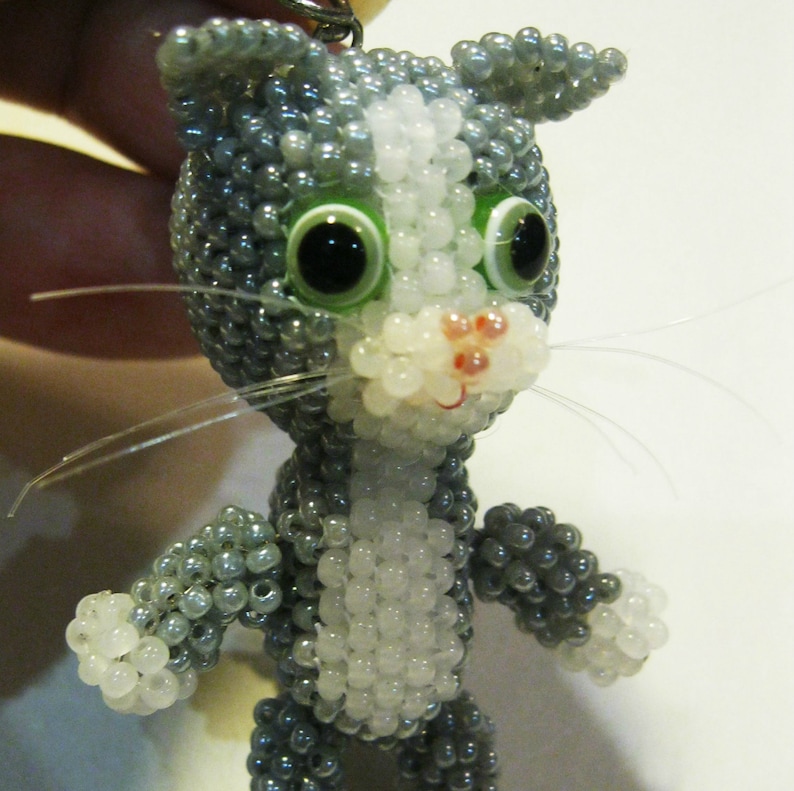 Котик из бисера амигуруми