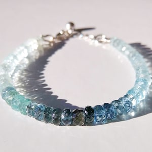 Aquamarine Ombre bracelet, March Birthstone Bracelet, Stackable Beaded, Blue Shaded, Moss Aquamarine,Ombre Stone,Gradient bracelet,gift