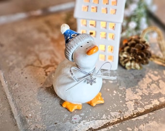 Handgemaakte kleieend/gans, schattig eend van klei, handgebeeldhouwd wintereendje, schattige kleigans, ganstotem, kleivogel verzamelobject