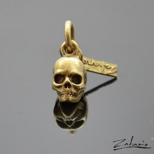 Skull Pendant with Small Horns Bronze