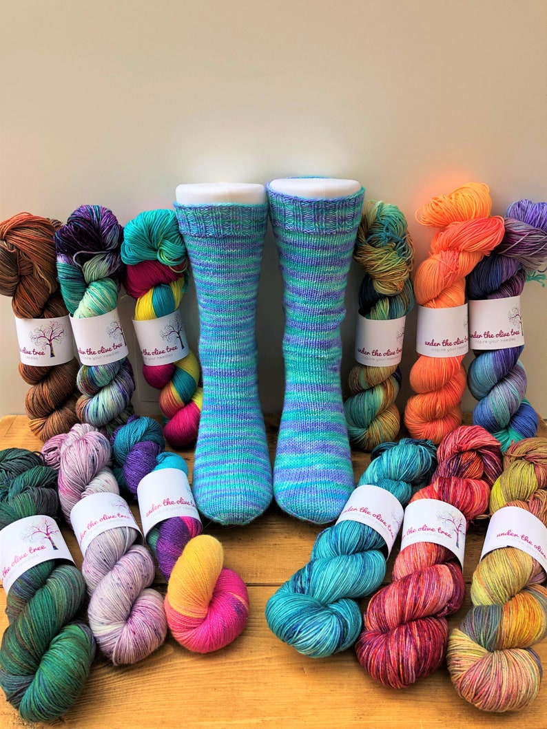 Beginner Sock Knitting Pattern PDF Full video tutorials provided, ideal for first time sock knitter, 3 adult sizes image 3