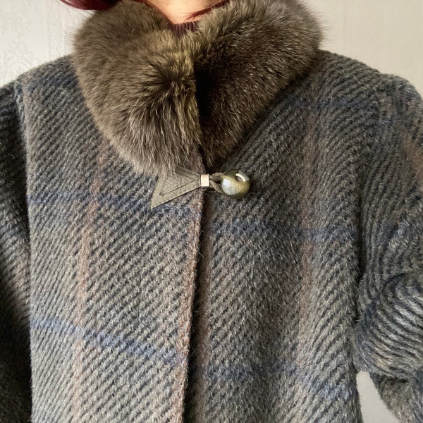 Vintage Fur Collar Wool plaid Coat/ M - L