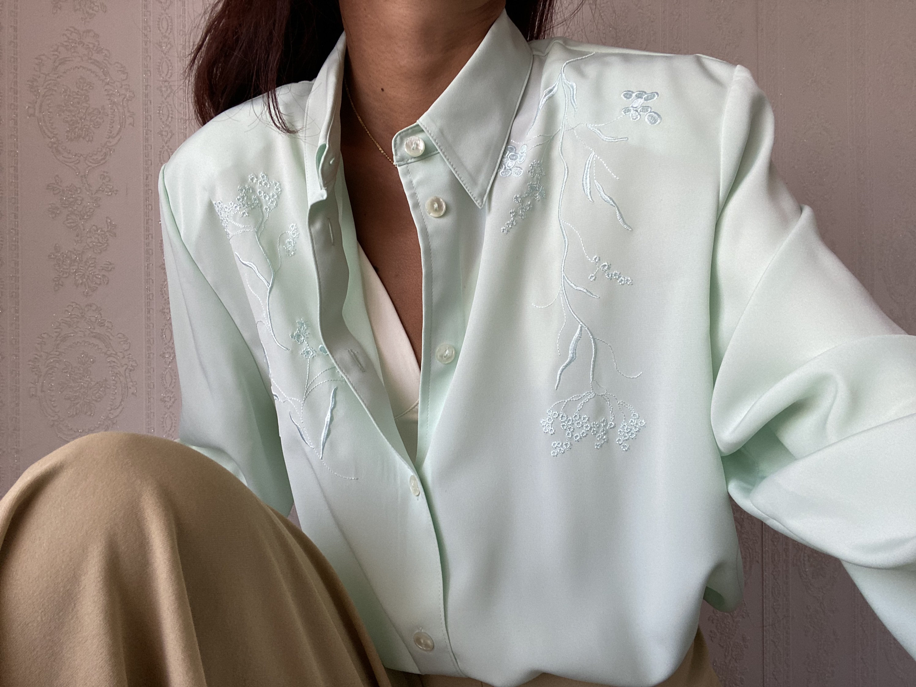 mint green dress shirt womens Women's Solid Color Collar Mid-Sleeve Shirt, Puff Sleeve Design, Loose Retro Casual, Suitable For Daily Wear, Dates, Business, Elegant, Euro Summer