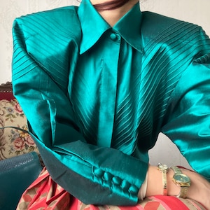 Vintage emerald Green pure Silk Blouse/ M - L