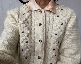 Kremowy kardigan/ sweter z wełny jagnięcej w stylu vintage/ rozmiar S - M