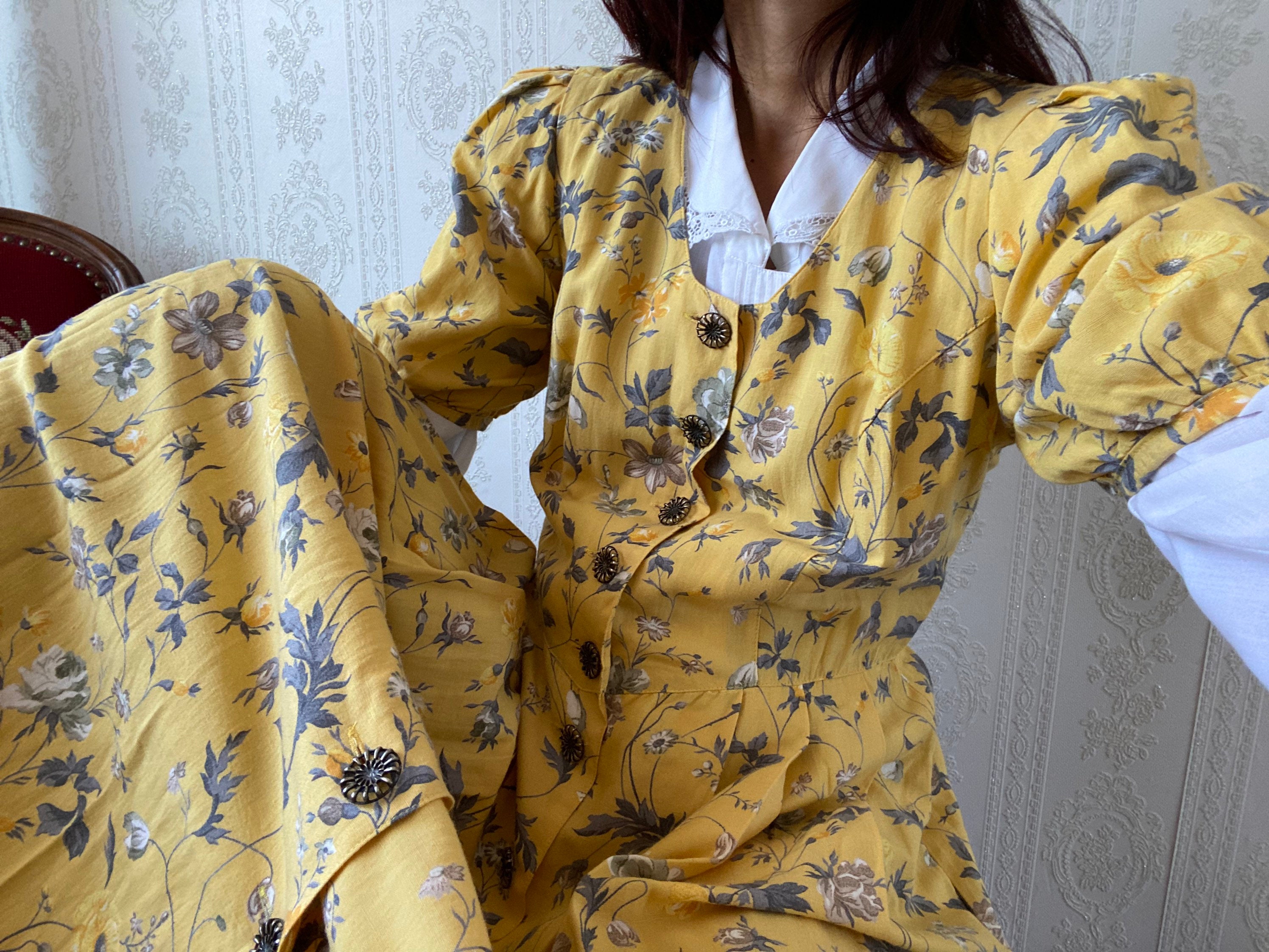 Vintage Yellow Floral Cotton Summer Dress/ Folklore Dress/ Trachten/ M