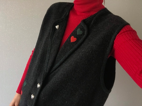 Vintage anthracite Fleece Wool heart shaped button