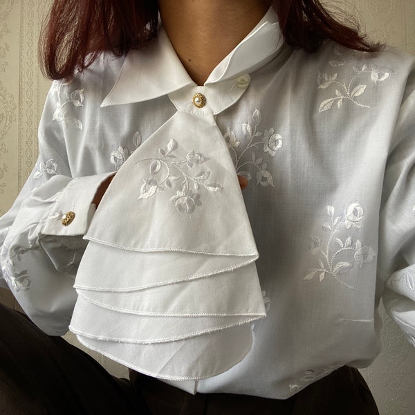 Vintage White embroidered Floral Jabot Long Sleeve Blouse/ Shirt/ XL - XXL