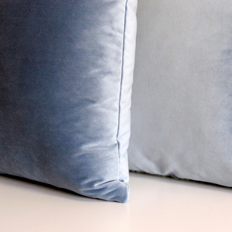 Funda de cojín de terciopelo de lujo azul nube hecha a pedido imagen 4