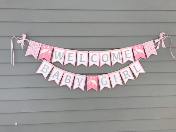 Banner di benvenuto per bambina, striscione per bambina, striscione per  baby shower, doccia a tema cicogna, striscione rosa per bambina, striscione  rosa per doccia -  Italia