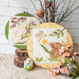 Easter Applique Pattern, Bunny Pattern, PDF Pattern, Easter quilt, Spring quilt, Mini Quilt, Modern quilt pattern