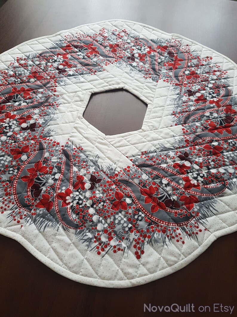 24 Christmas Tree Skirt 