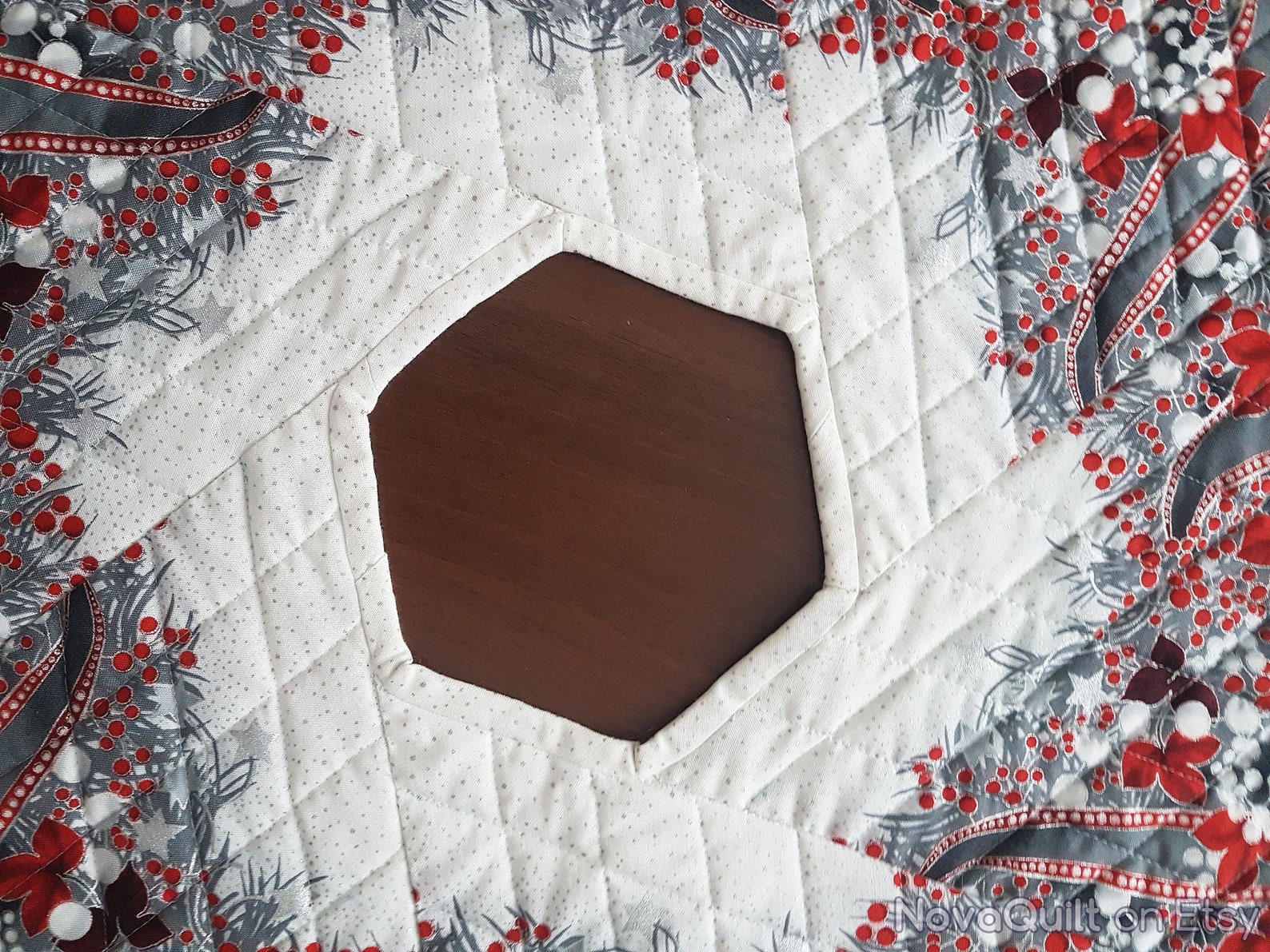 24 Christmas Tree Skirt 