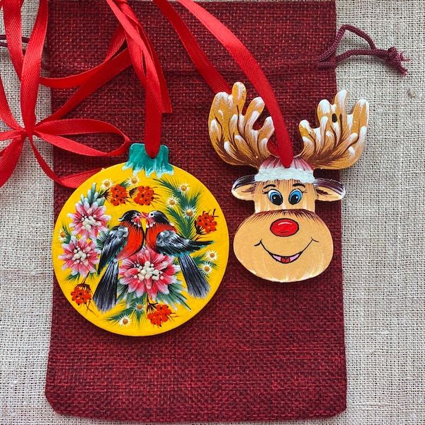 Ukrainian Wooden Moose & Round Toy, Painted Christmas Tree Hangings, Elk Kissing Birds New Year Doublesided Ornaments Christmas Wall Hanging