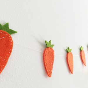 Carrots Felt Garland Easter banner Spring party photo prop Backdrop Peter Rabbit Decor Kids Playroom decor Nursery decor Rabbit Bunny