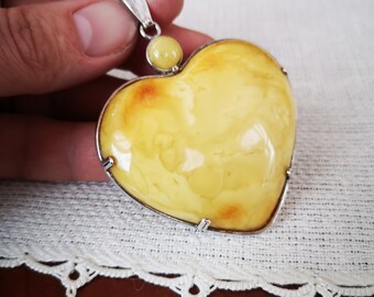 Luxury 31.20 grams Lemon Glittering Natural Genuine BALTIC AMBER stone pendant with 925 Sterling Silver chain