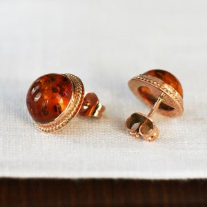 Sunny Natural amber earrings Stud Round, Baltic Amber Jewelry, Amber in gold