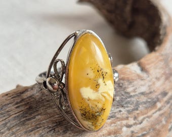 Anello in ambra baltica gialla colorata, design fatto a mano, gemma di ambra naturale, anello arancione