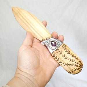 Athame Englische Kirsche mit Amethyst Kristall und Samtbeutel handgefertigt für Altäre, Rituale und Zeremonien