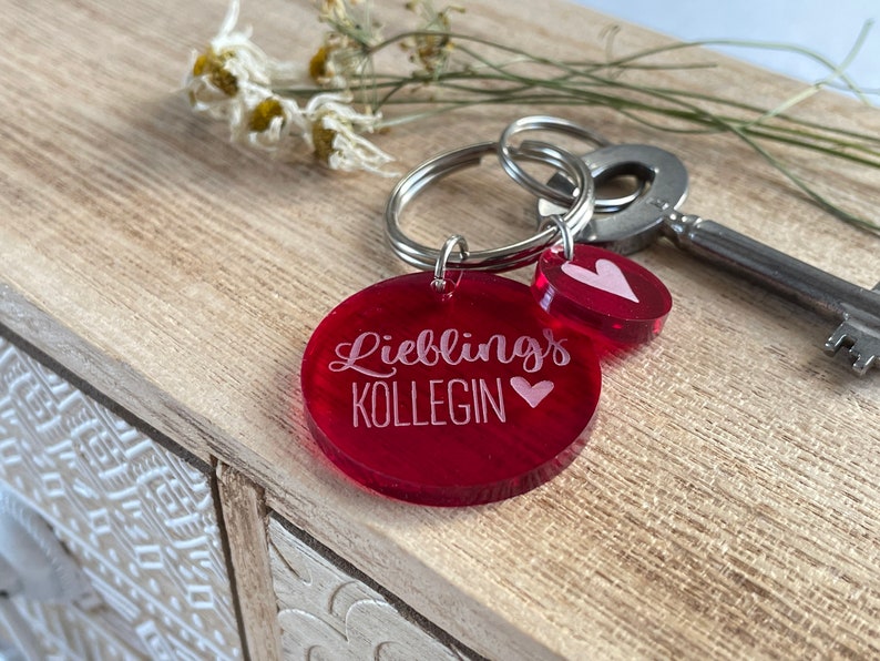 Favorite colleague with heart Acrylic keychain Weinrot