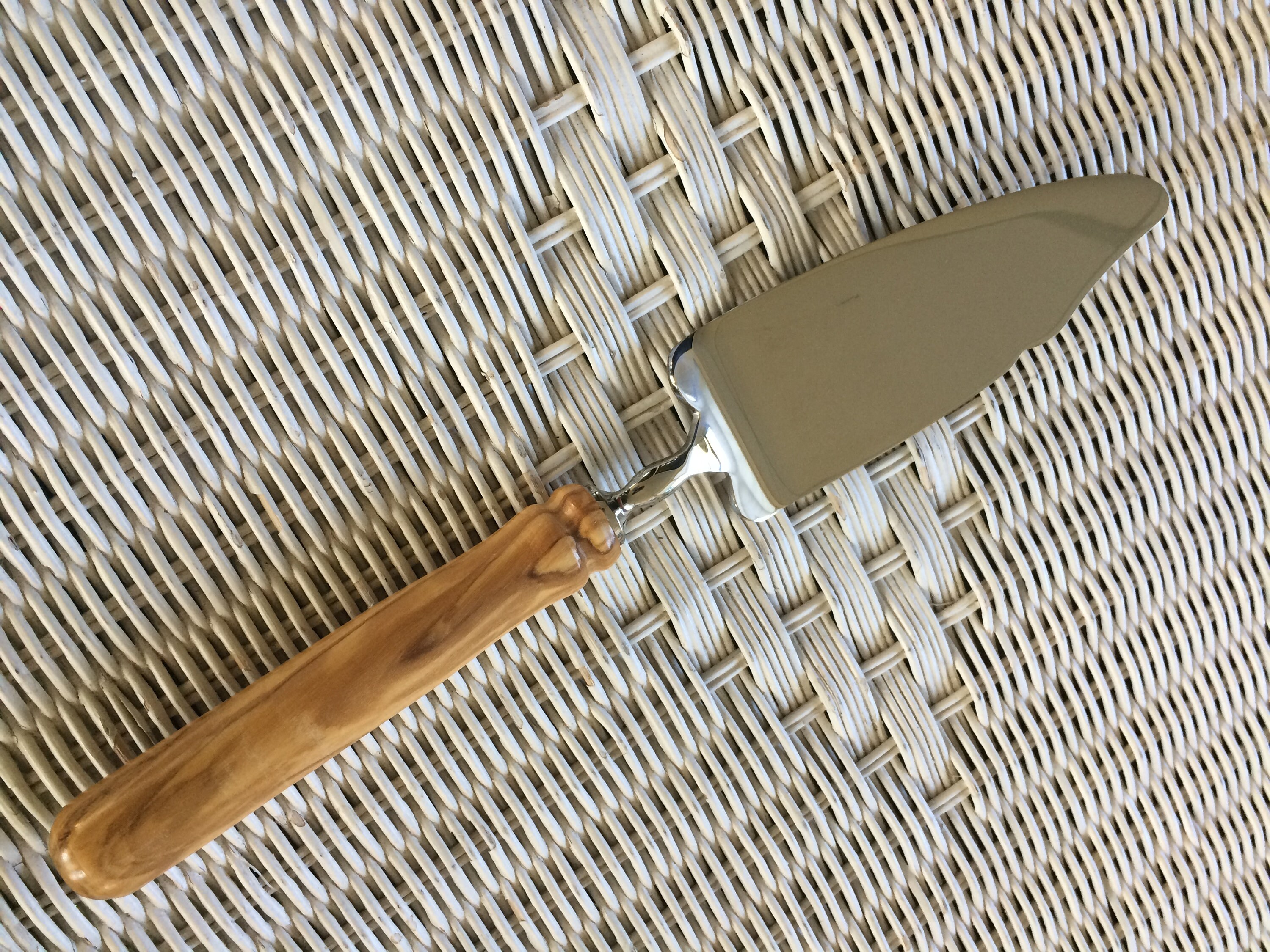 Knife, Pie, stainless steel with Olive Wood handle