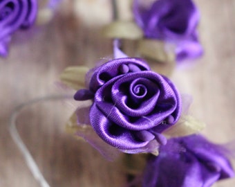11 Fleur artisanale en satin violet avec feuilles vertes-Wired Craft Flowers-Destash