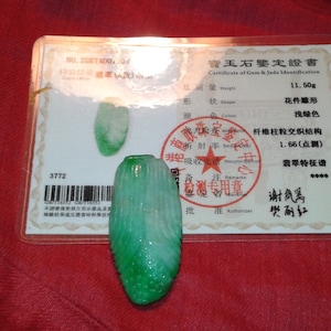 Jadeite A Jade maize corn sweetcorn heirloom vegetable South American agriculture pendant emerald green fei cui colours unisex jewellery