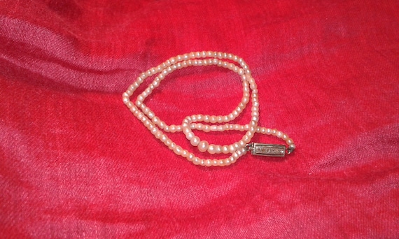 Antique 1920s Art Deco Uncultured naturally gathered pearl choker womens ladies necklace with 14k solid gold diamond encrusted clasp