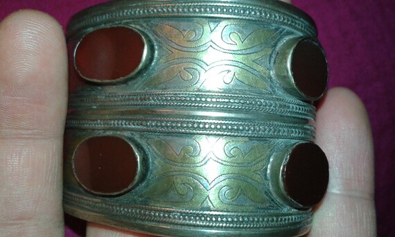 Antique bangle made from heavy solid brass with s… - image 10