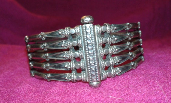 Hindustani solid sterling silver hinged opening b… - image 3