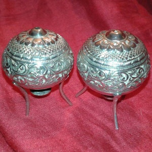 Solid sterling silver Victorian Indian salt and pepper drum barrel shaped shakers handmade condiment tableware collectible precious metal
