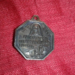 Solid tested silver 1858 - 1958 Centensire does Apparitions de Lourdes Christian French pendant