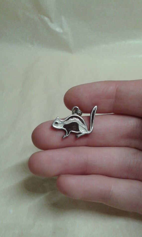 A solid sterling silver squirrel bracelet charm /… - image 1