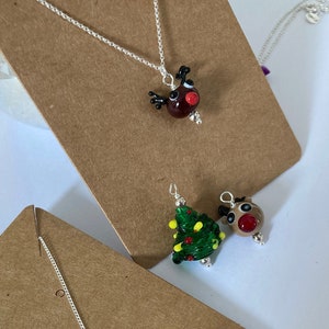 Colar Festivo de Renas, Papai Noel Secreto, vidro artesanal e colar de Natal em prata
