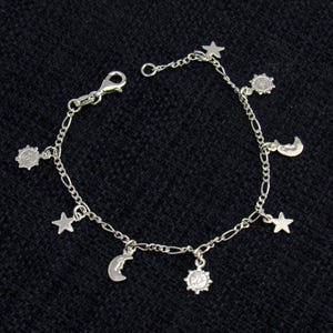 Celestial-bedelarmband, sterlingzilveren bedelarmband Sun Moon and Stars, Figaro Chain, moderne armband, Silver Star-armband, maan