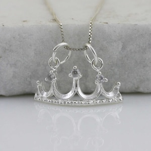 Sterling Silver Crown Necklace, Quinceañera Necklace, Silver Crown Charm with Cz, Brides necklace, Princess Necklace, Valentine&#39;s Day