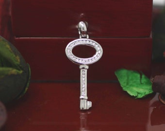 Collana In Argento Sterling Con Pendente A Forma Di Cuore Con Chiave