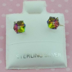 Pendiente de botón con circonita cúbica de color cubo arcoíris/topacio místico, pendientes de botón con cubo arcoíris de plata de ley, pendiente de botón con topacio místico de 4 mm, Broquel Tornasol de 4 mm