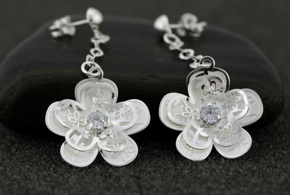 Sterling Silver Flower Dangle Earring, Sterling Silver Laser Cut Flower Earring, Flower Filigree Earring with Stone, Gift for Her, Flowers