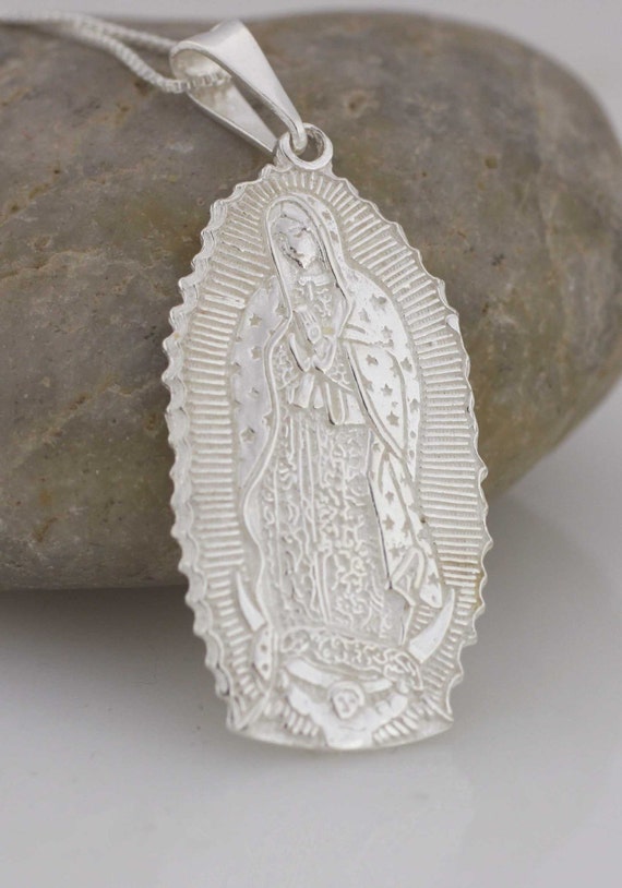 Medalla de plata de ley de Nuestra Señora de Guadalupe collar - Etsy