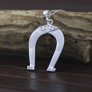 Silver Horse Shoe Necklace, Sterling Silver Horse Shoe Necklace, Cowboy Necklace, Silver Lucky Charm Necklace,  Large Horse Shoe Necklace