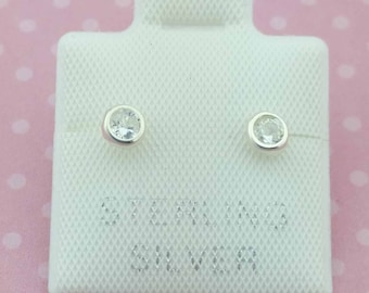 3mm Round Cubic Zirconia, Sterling Silver Stud Earrings Bezel, 3mm CZ in Bezel,  Silver Bezel Studs, Cubic CZ , Broquel Biselado 3mm Plata