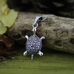 Silver Turtle Necklace, Turtle Pendant, Turtle Necklace, Sea Jewelry, Sterling Silver Turtle Necklace, Animal Jewelry Sea Turtle Necklace