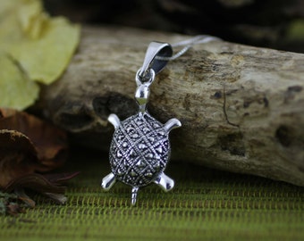 Silver Turtle Necklace, Turtle Pendant, Turtle Necklace, Sea Jewelry, Sterling Silver Turtle Necklace, Animal Jewelry Sea Turtle Necklace