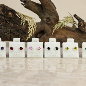 Boucles d&#39;oreilles à tige en argent sterling 5 mm, boucles d&#39;oreilles à tige, zircone cubique claire ronde de 5 mm CZ, boucles d&#39;oreilles à tige en argent sterling, boucles d&#39;oreilles à tige de 5 mm,