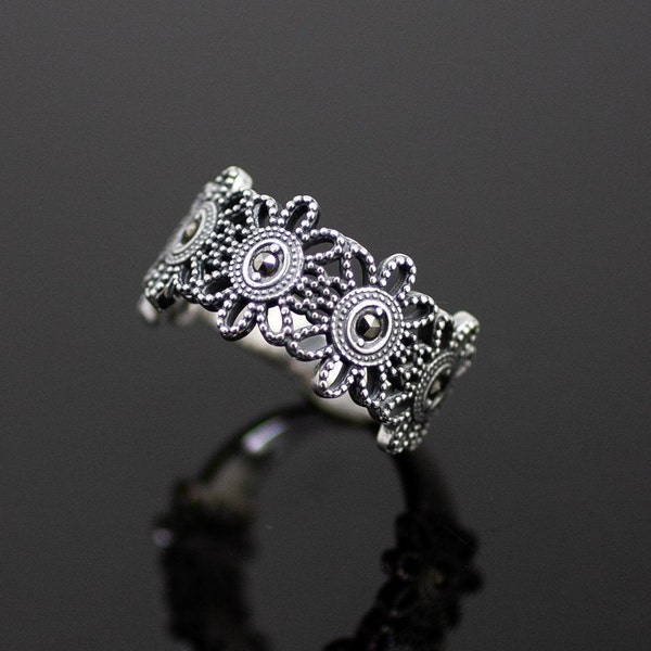 Silver Flower Filigree Ring, Sterling Silver sunflowers  Marcasite Ring, Modern Jewelry, Modern Sterling Silver Ring, Statement Ring