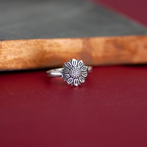 Oxidized Sterling Silver Flower Ring, Silver Sunflower Large Ring, Flower Cluster Oxidized Ring, Anillo De Flores, Wildflower Ring
